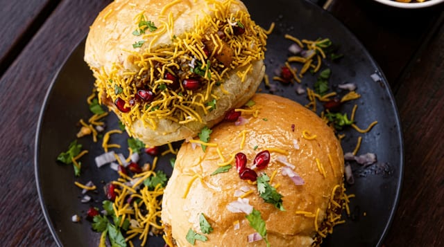 Dabeli Party Pack (12 pcs).